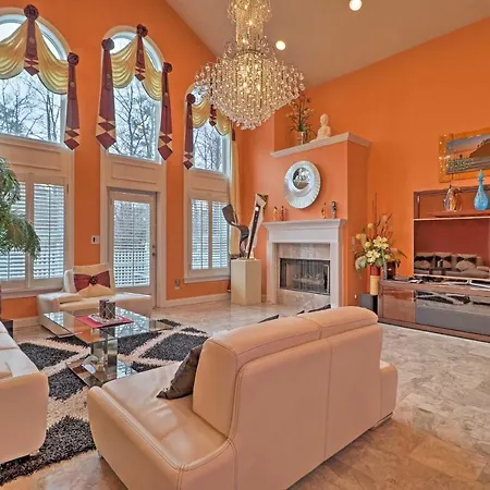 Stunning Duluth Family House With Fireplace And Patio!